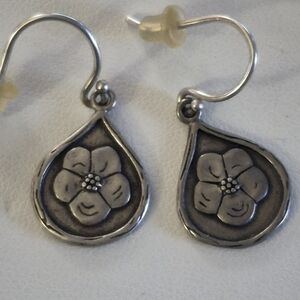 Sterling Silver 925 Vintage Silpada Poppy floral drop earrings W2379